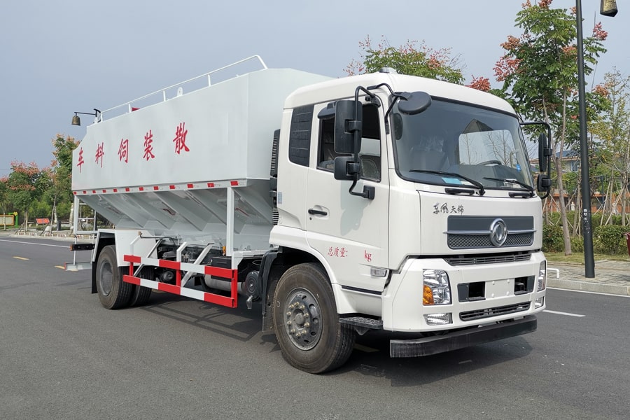 傲農集團的散裝飼料車已生產完畢，客戶坐等到車